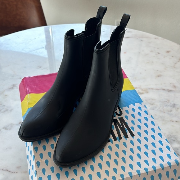 Jeffrey Campbell Stormy Ankle Rainboots | size 7 - Picture 3 of 3